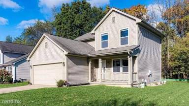 Main picture of 8525 Berkshire Dr