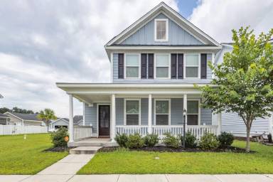 Main picture of 214 Angelica Ave