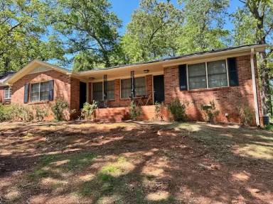 Main picture of 465 Hampton Ct