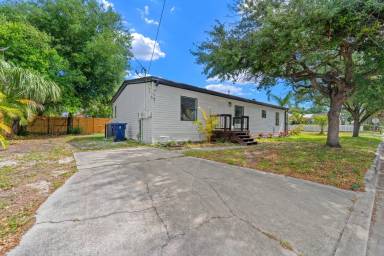 Main picture of 6402 N Highland Ave