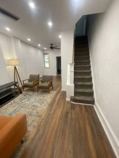 Main picture of 2927 N Stillman St
