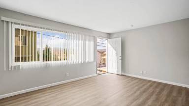 Main picture of 572 Tamarack Ln