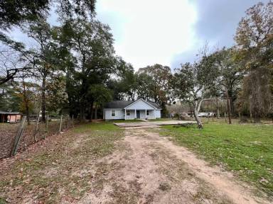 Main picture of 26165 Magnolia Dr