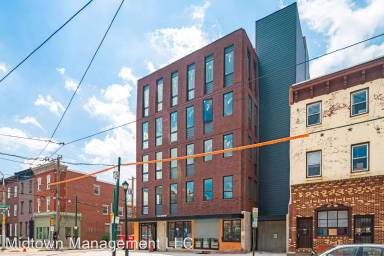 Main picture of 2600 W Girard Ave