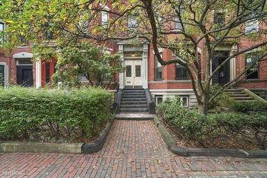 Main picture of 350 Marlborough St