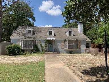 Main picture of 1004 Harrington Ave