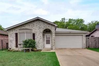 Main picture of 218 Stallion Dr