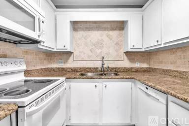 Main picture of 5961 N Falls Circle Dr