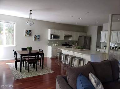 Main picture of 34 SW 106th Pl