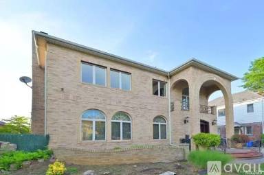 Main picture of 108 66th Rd