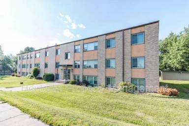 Main picture of 25 W Redwing St