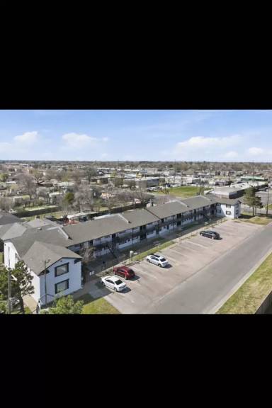 Main picture of 6111 S Klein Ave