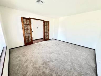 Main picture of 3919 SE 14th Pl