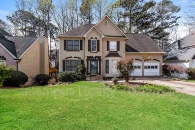 Main picture of 612 Ridge Crossing Dr