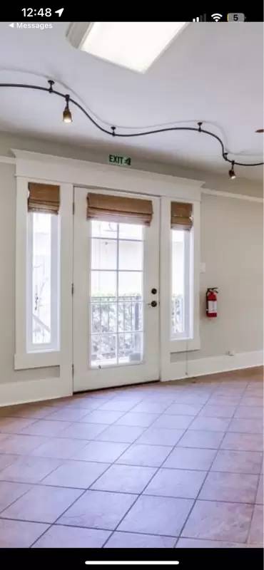 Main picture of 745 Main St