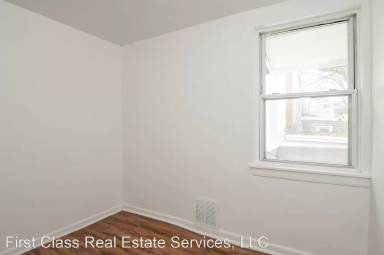 Main picture of 803-809 W 7th St