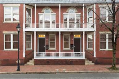 Main picture of 20 W Marshall St