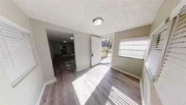 Main picture of 1021 Woodstock Ave