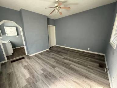 Main picture of 411 S Yale Ave