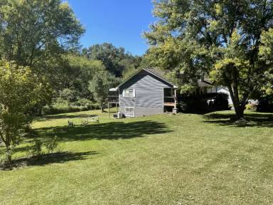 Main picture of 14 Evening Shade Dr