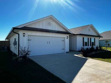 Main picture of 447 Preston Way