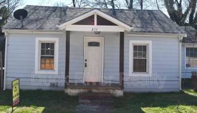 Main picture of 211 W 10th St
