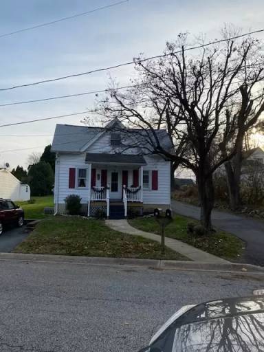Main picture of 2406 Pine Ave