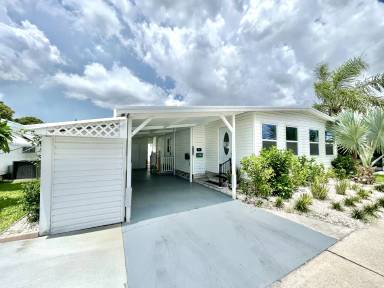 Main picture of East Bay Oaks Mobile Home Park