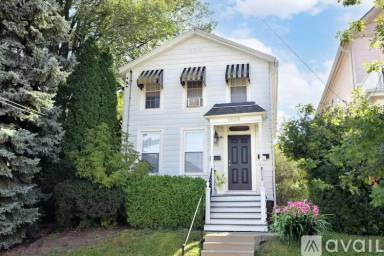 Main picture of 1626 N Warren Ave