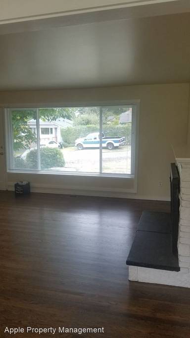 Main picture of 2616 NE 137th St