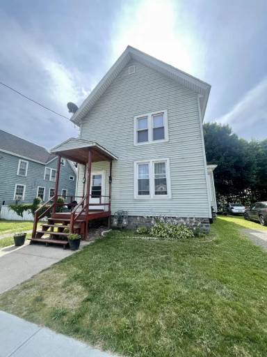 Main picture of 8 Greenbush St