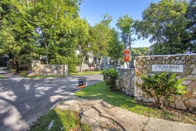 Main picture of 163 Stonewall Pl