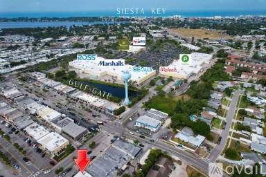 Main picture of 2721 Mall Dr