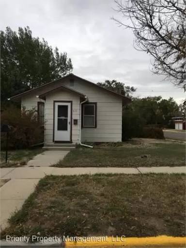 Main picture of 611 Richards Ave