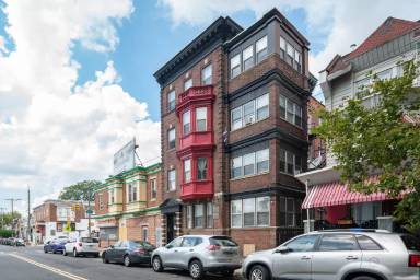 Main picture of 5145 Pine St