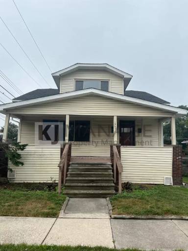 Main picture of 1367 McLain Ave