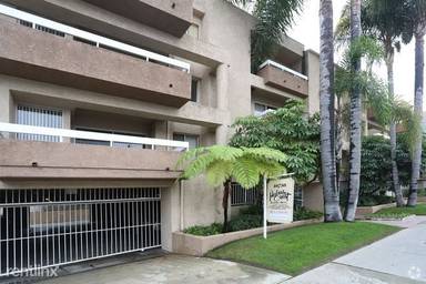 Main picture of 10750 Palms Blvd