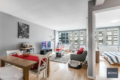 Main picture of 4545 Center Blvd Apartments