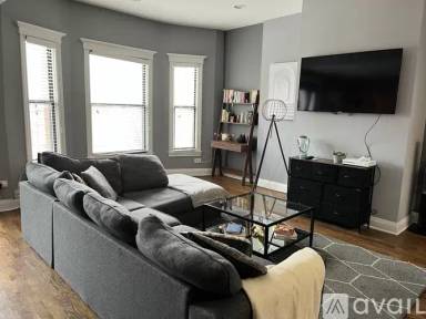 Main picture of 4212 N Kenmore Ave