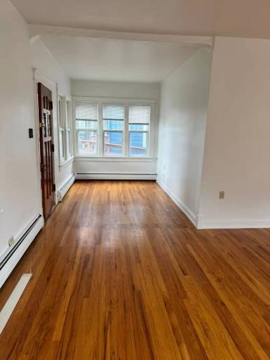 Main picture of 3119 Thomes Ave