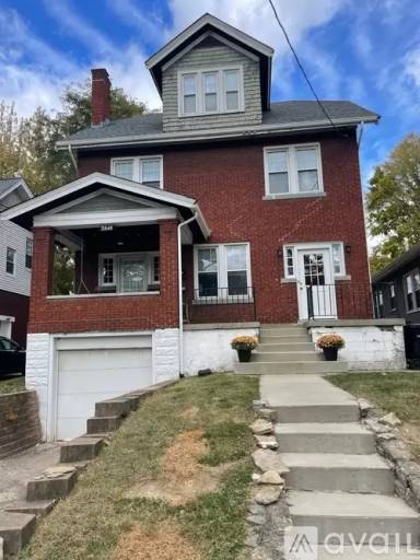 Main picture of 2848 Markbreit Ave