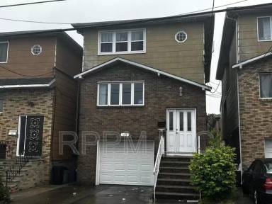 Main picture of 609 Sussex St