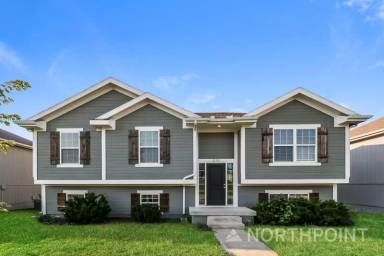 Main picture of 210 Ramblewood Dr