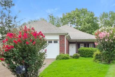 Main picture of 8170 Timber Knoll Ln