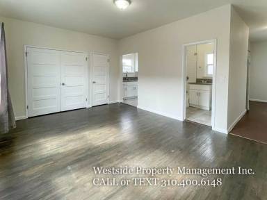 Main picture of 1260 W 39th St