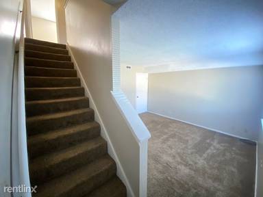 Main picture of 802 Valley Dr