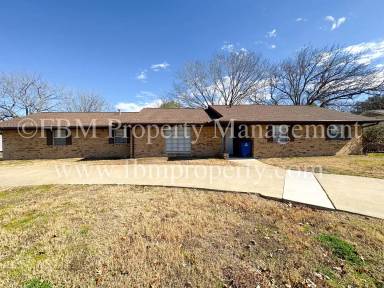 Main picture of 1204 Williamsburg Dr