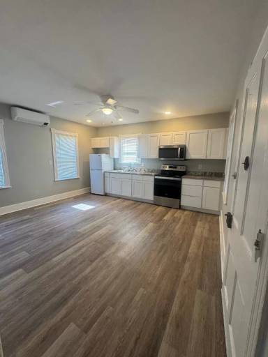 Main picture of 5900 Sullivan Trl