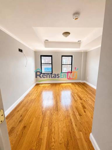 Main picture of 180 Ferry St