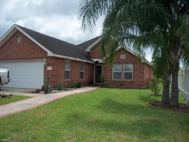 Main picture of 213 W Fleetwood Ave